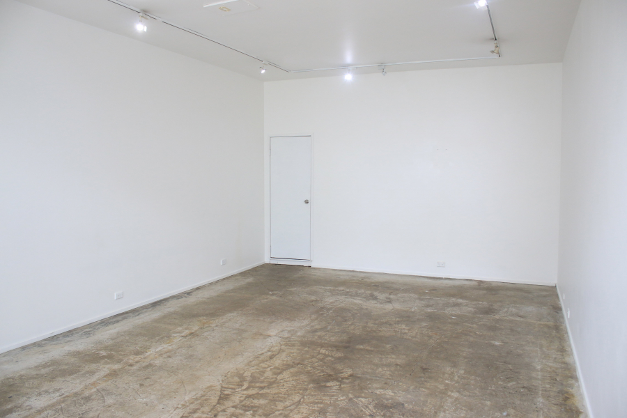 ITS NICE INSIDE Studio photo 8