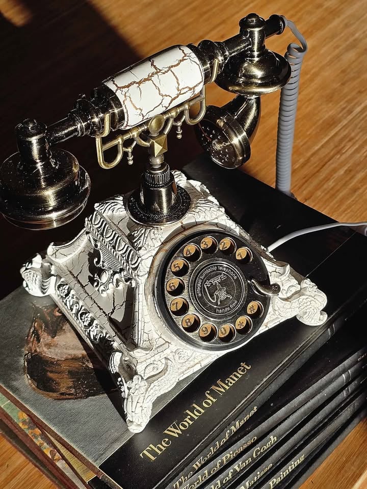 HIRE Guest Book Phone photo 4