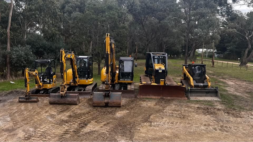 5t Excavator for Hire photo 2