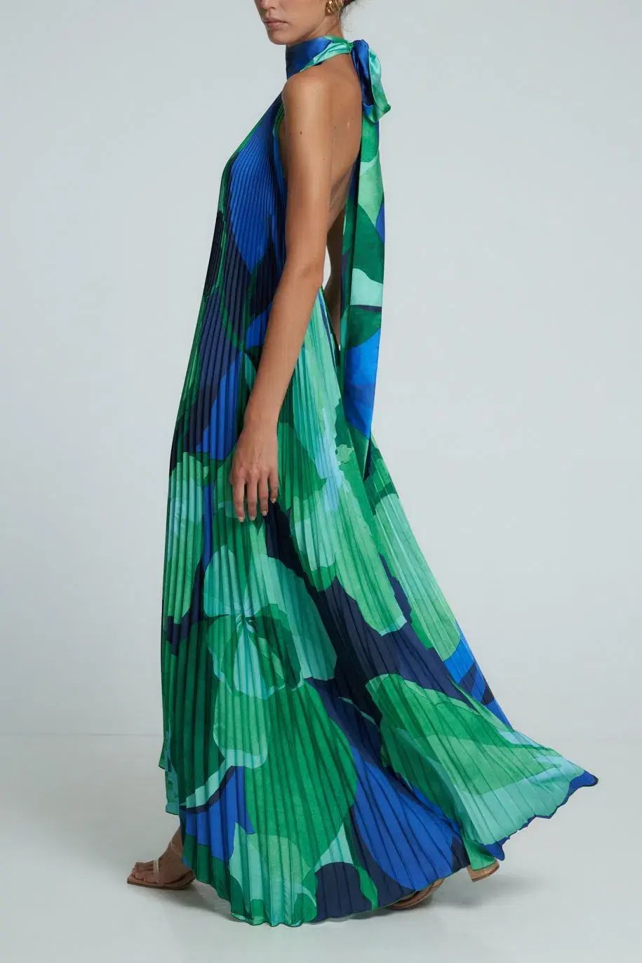 L'idee Opera Gown in Capri Green Size 6 photo 3