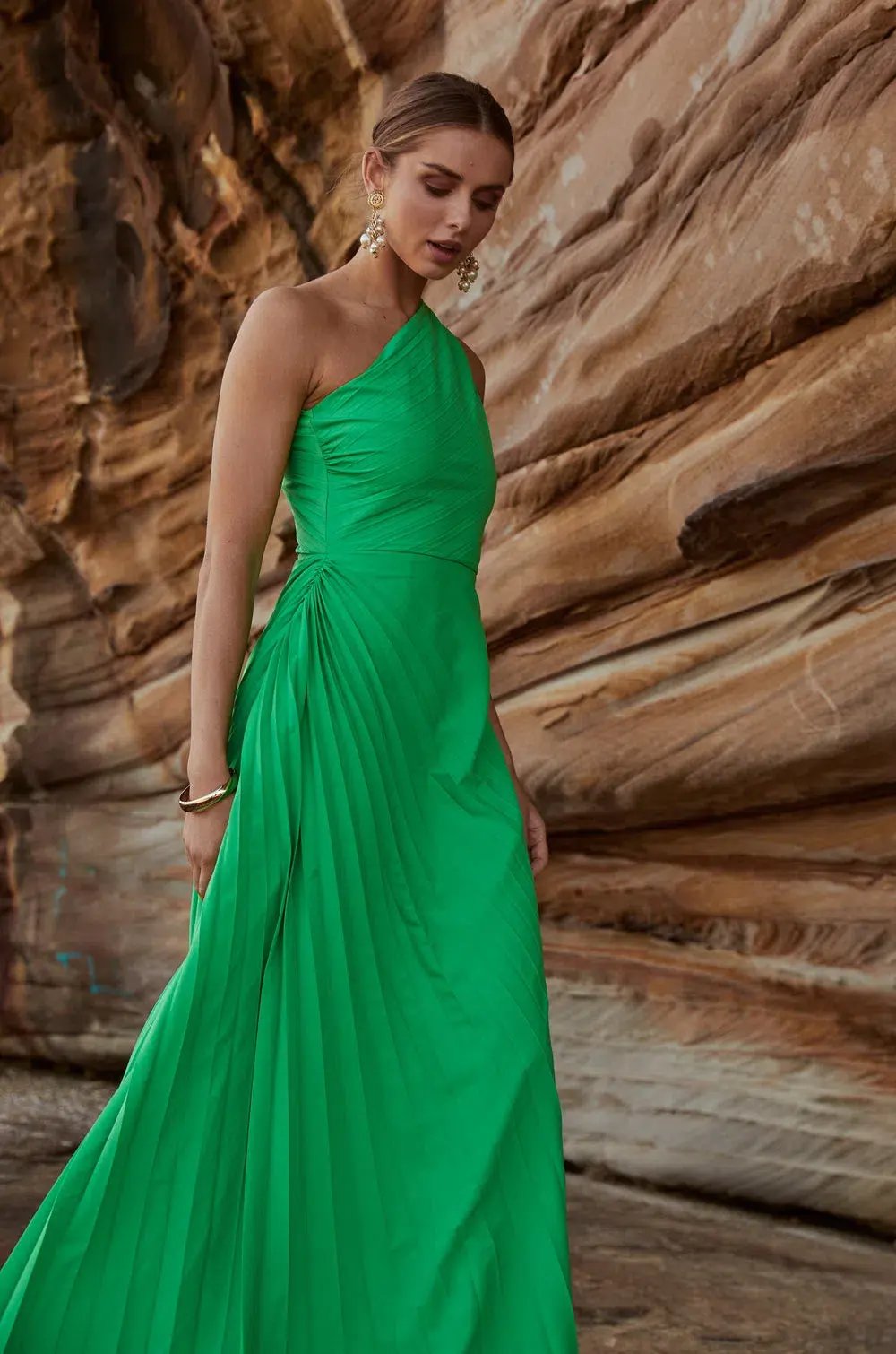 Sonya Moda Azalea Gown In Barcelona Green Size 6 photo 2