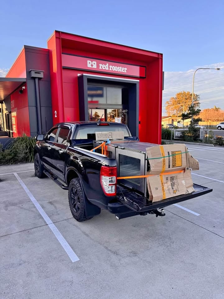 Furniture pickup/delivery photo 3