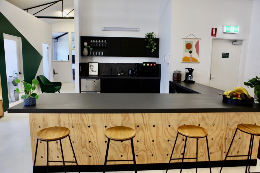 6 Person Semi-Private Booth - SERVICE COWORK photo 5
