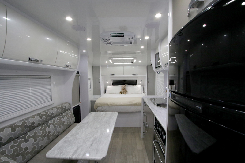 Ms Mooloolaba Family Van - Modern Family Van, shower & toilet, very light & easy self-tow photo 2