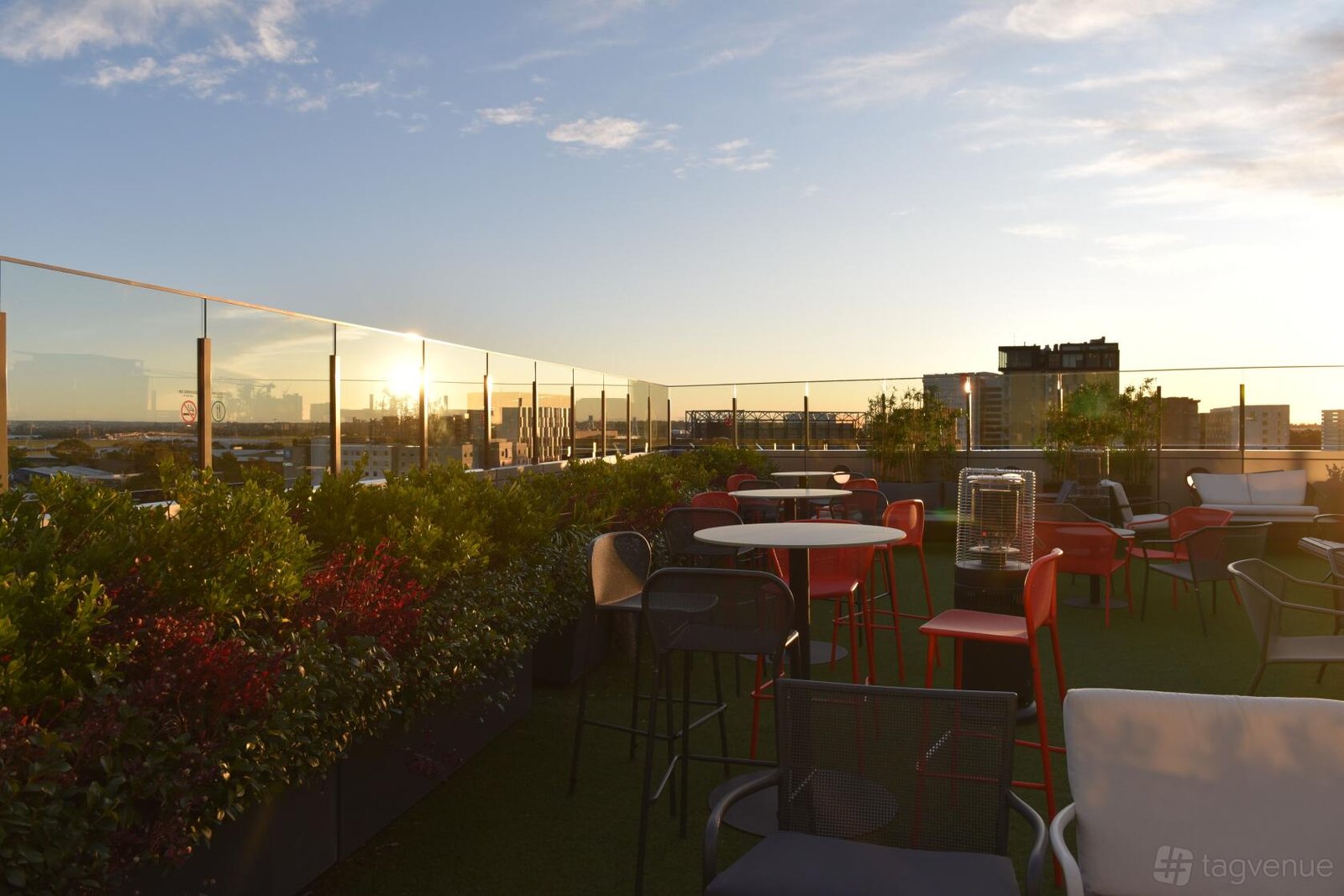 Plane Spotter Garden Bar at The Branksome Hotel & Residences photo 2