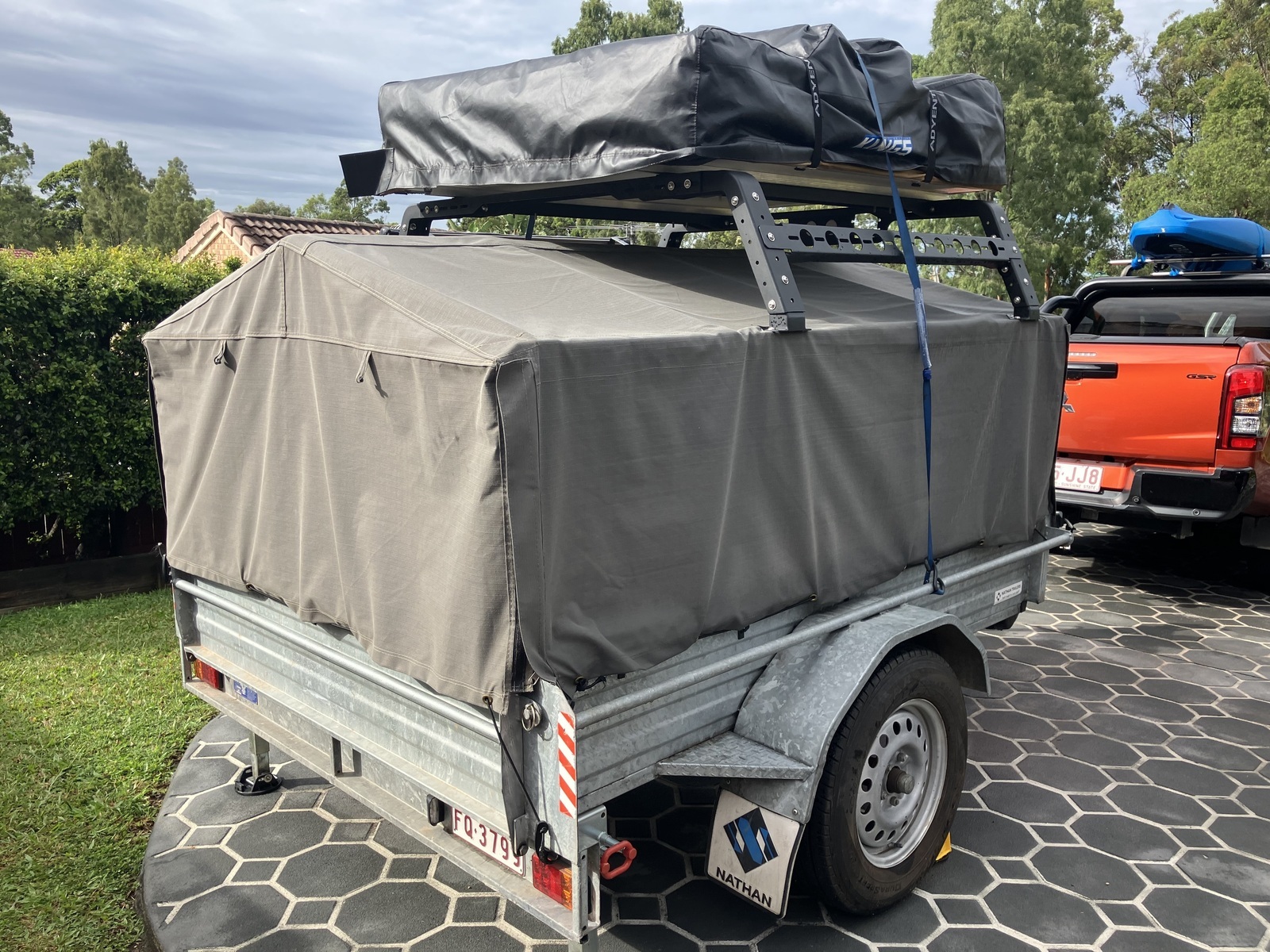 Roof top tent rent photo 3