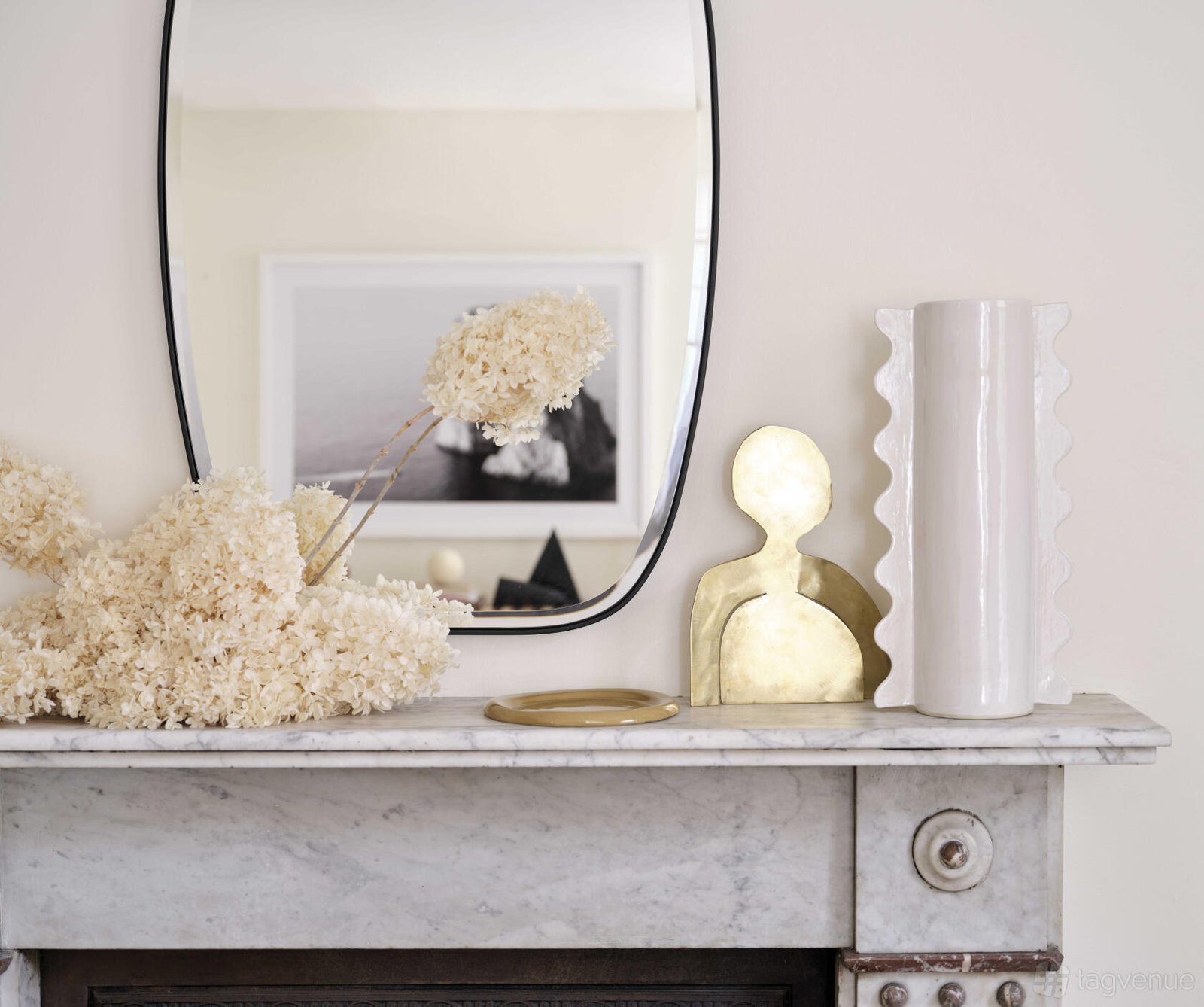Sarah Ellison 3-Bed Apartment at Three Rooms Sydney photo 3