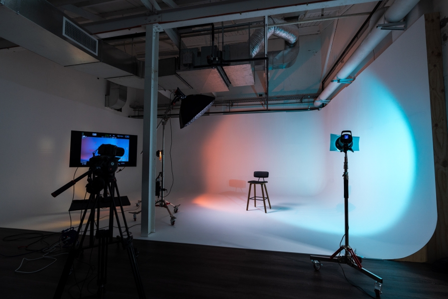 Modern photo/video studio w/ 8x6m cyc wall photo 3