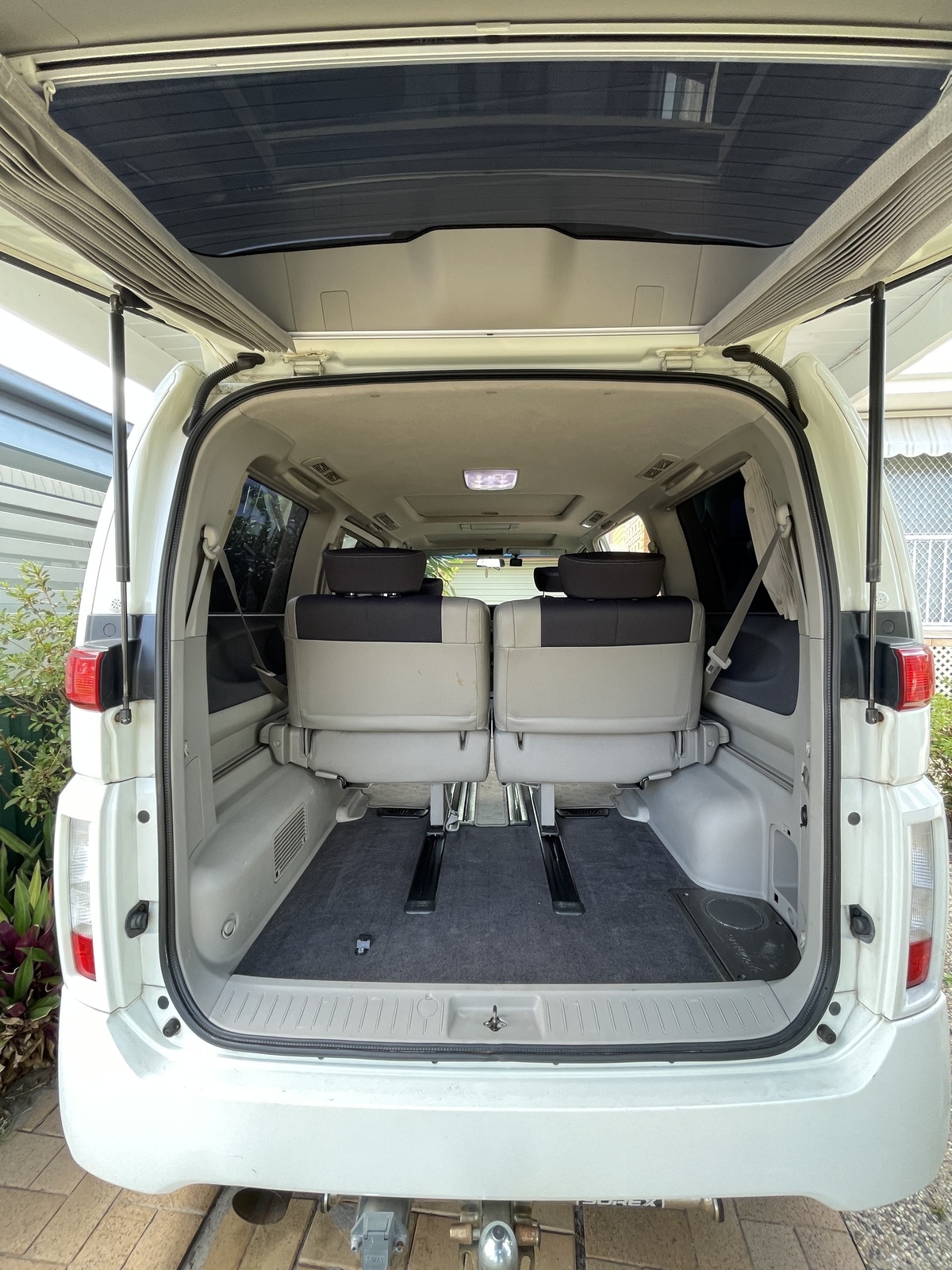 Elgrand Camper photo 11