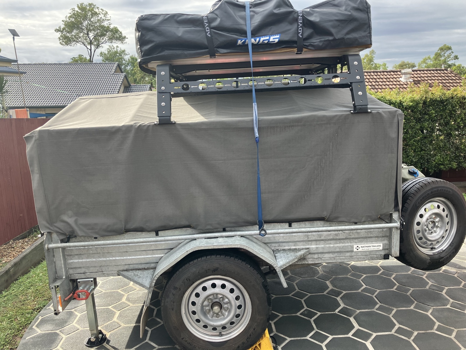 Roof top tent rent photo 2
