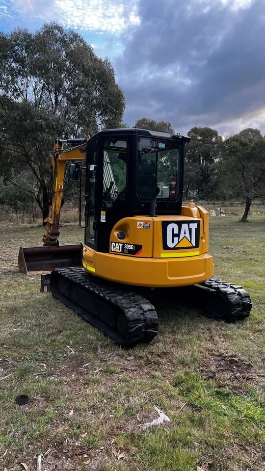 5t Excavator for Hire photo 5