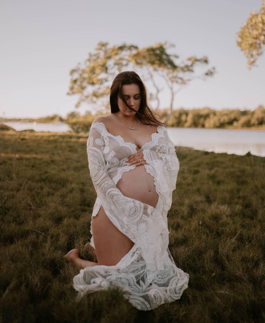 Mama Rentals Willow White Lace Robe photo 2