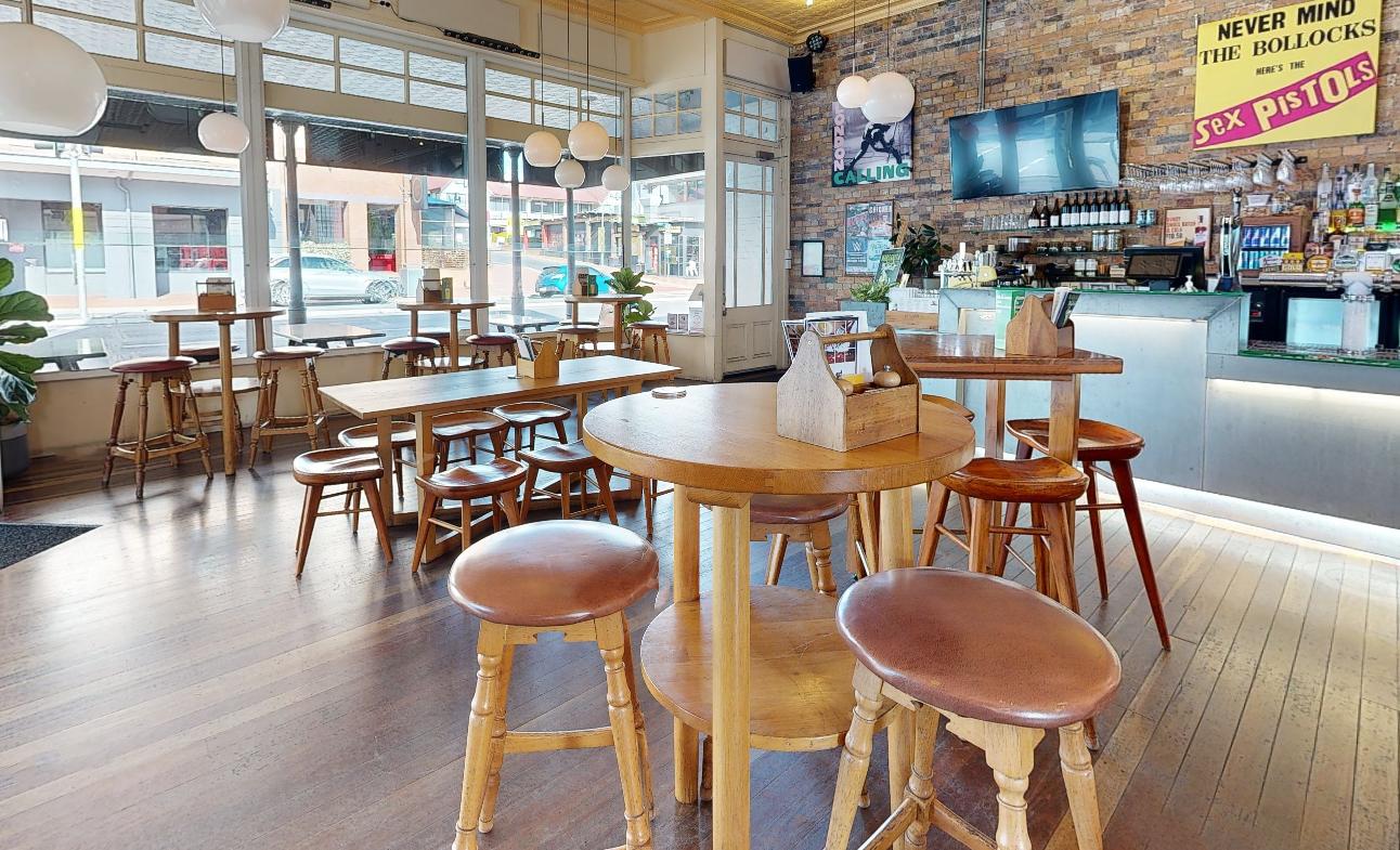 The Main Bar at Pig ‘N’ Whistle - Brunswick Street photo 4