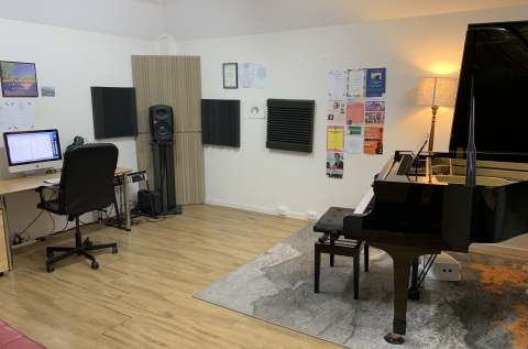 Vincent Music - Room 5 photo 5