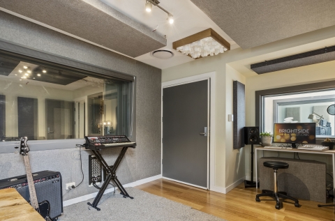Podcast Recording Studio Suite photo 7