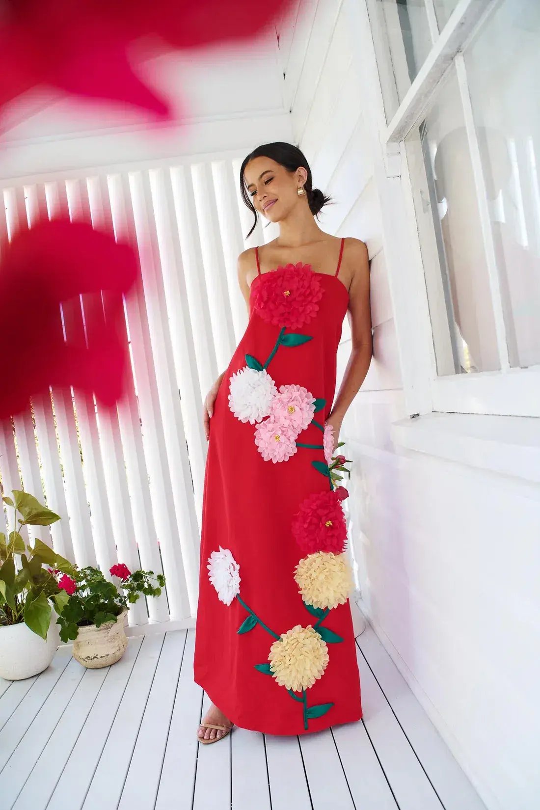 Elliatt Buttercup Embroidered Maxi Dress size 6 Red photo 4
