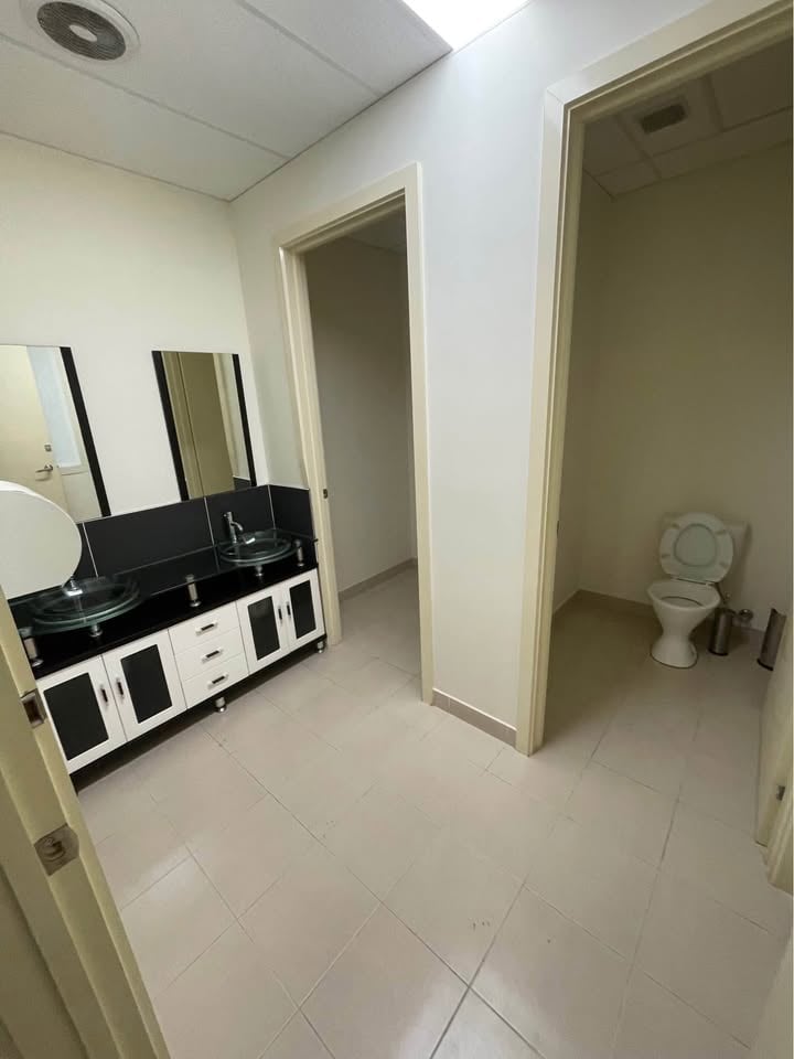 Office space for rent photo 2