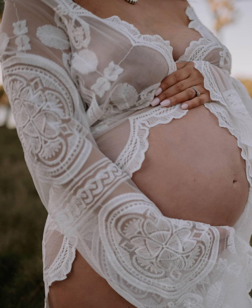 Mama Rentals Willow White Lace Robe photo 4