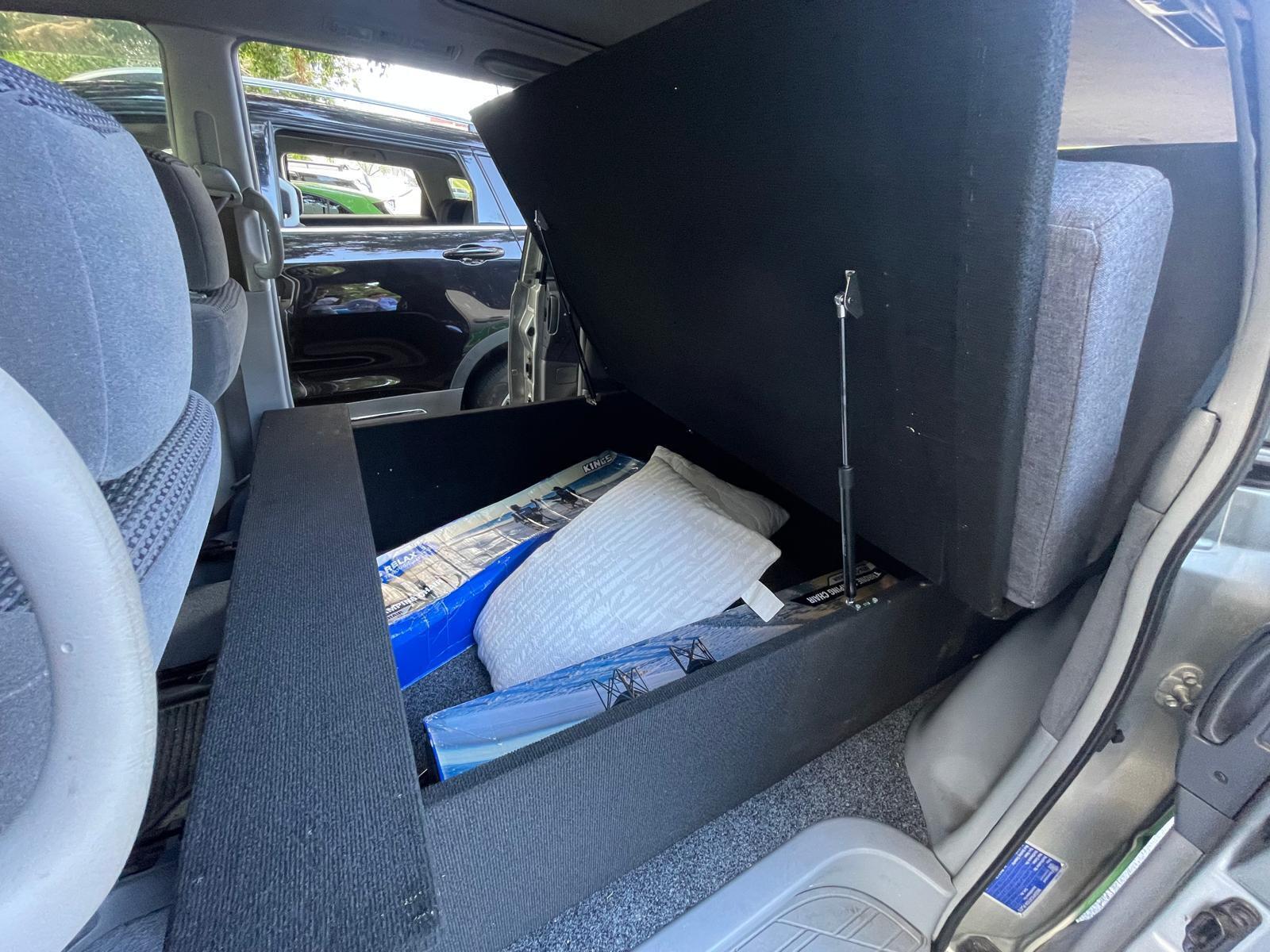 Mini Van photo 2