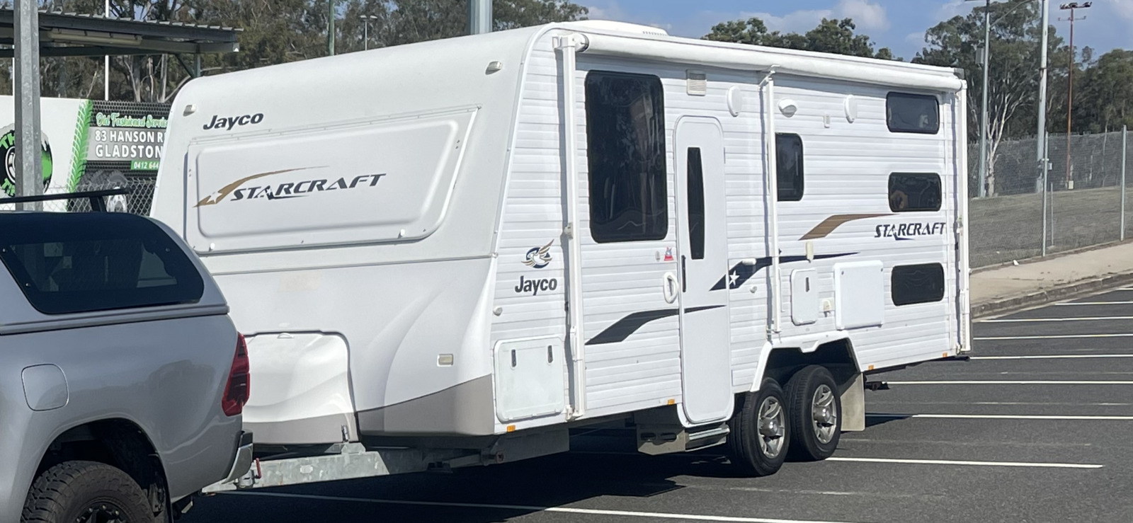 Jayco Starcraft Triple Bunk Family Caravan photo 3