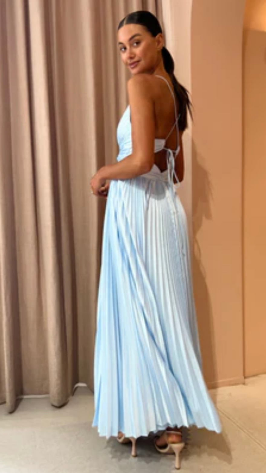 Issy Orla Dress photo 3