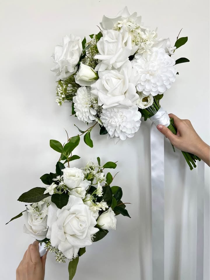 🤍 HIRE/BUY 🤍 - Bridal Bouquets - White and Green photo 2