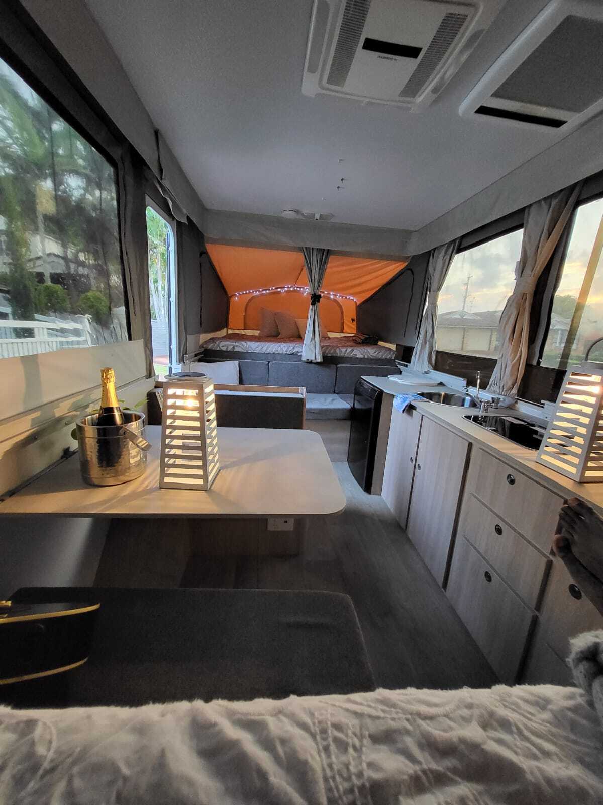 CAT 1 pop up camper photo 15