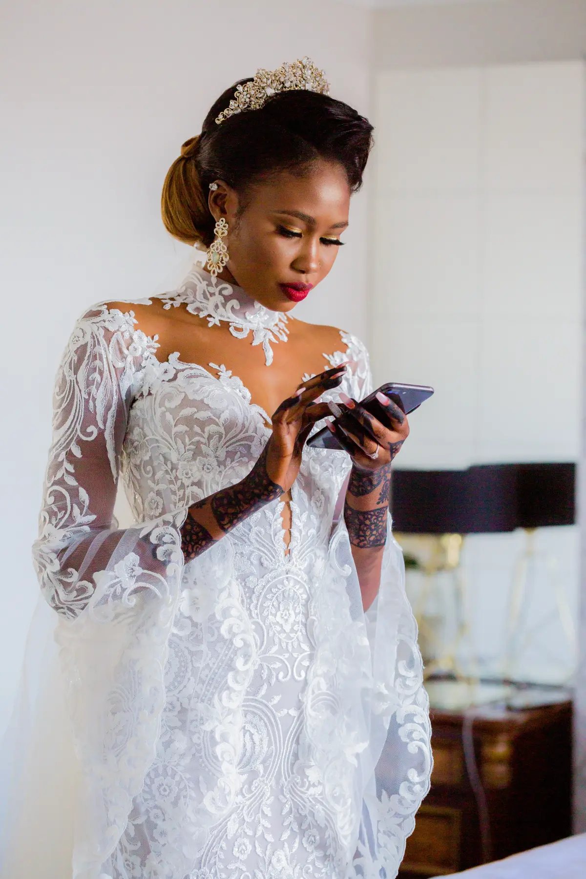 Leah Da Gloria Custom Made Wedding Dress White Size 6 photo 2