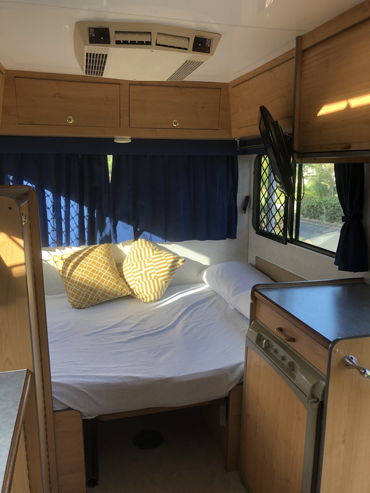 Mana motorhome photo 9
