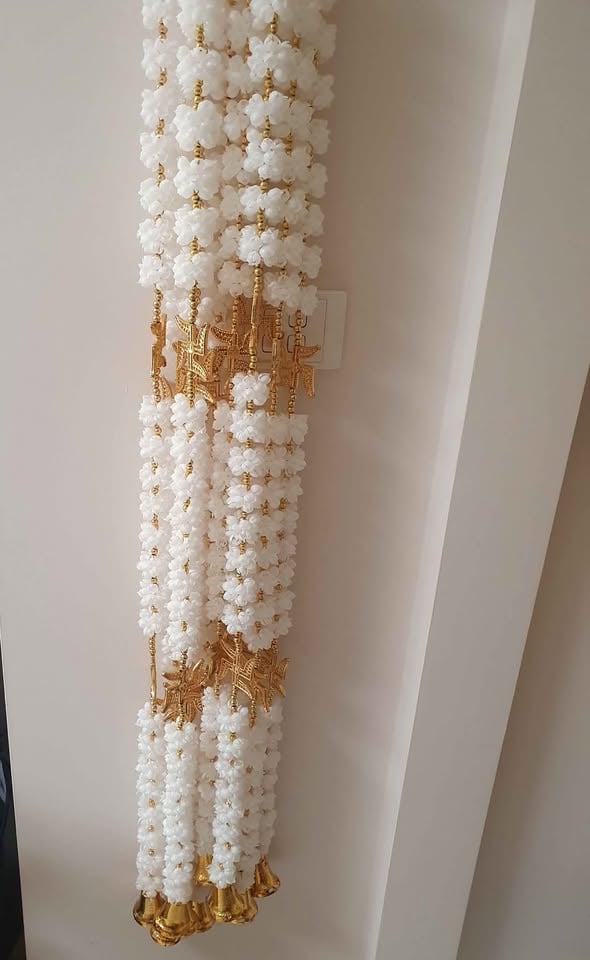 HIRE ONLY Decoration strings photo 9