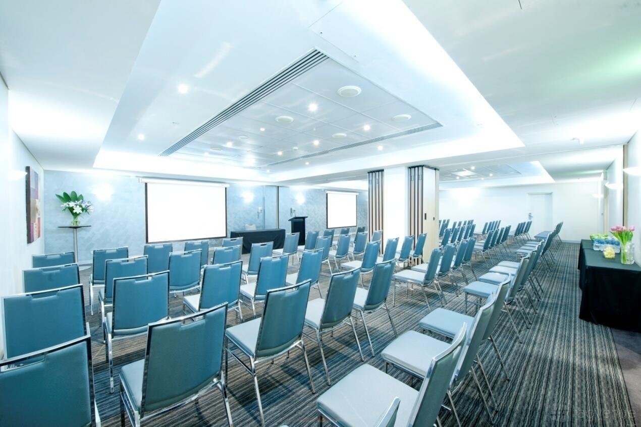 Shore Room at Mantra Chatswood photo 2