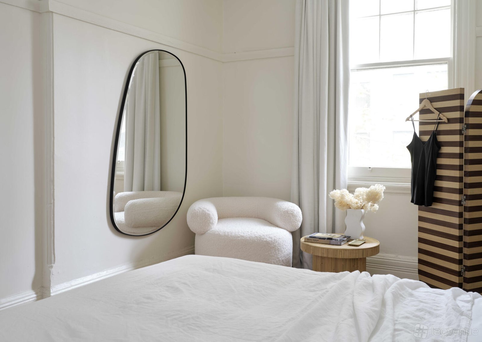 Sarah Ellison 3-Bed Apartment at Three Rooms Sydney photo 10