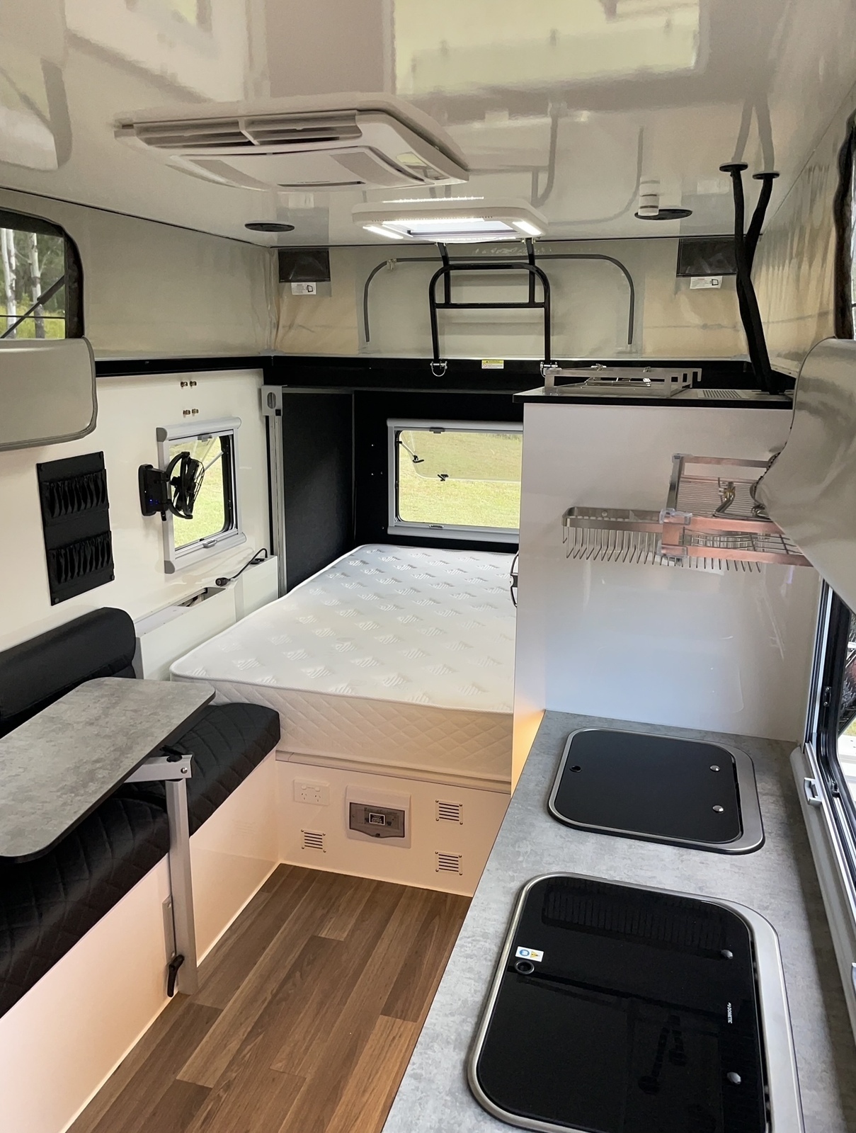 Hybrid Caravan Wharmaroon photo 2