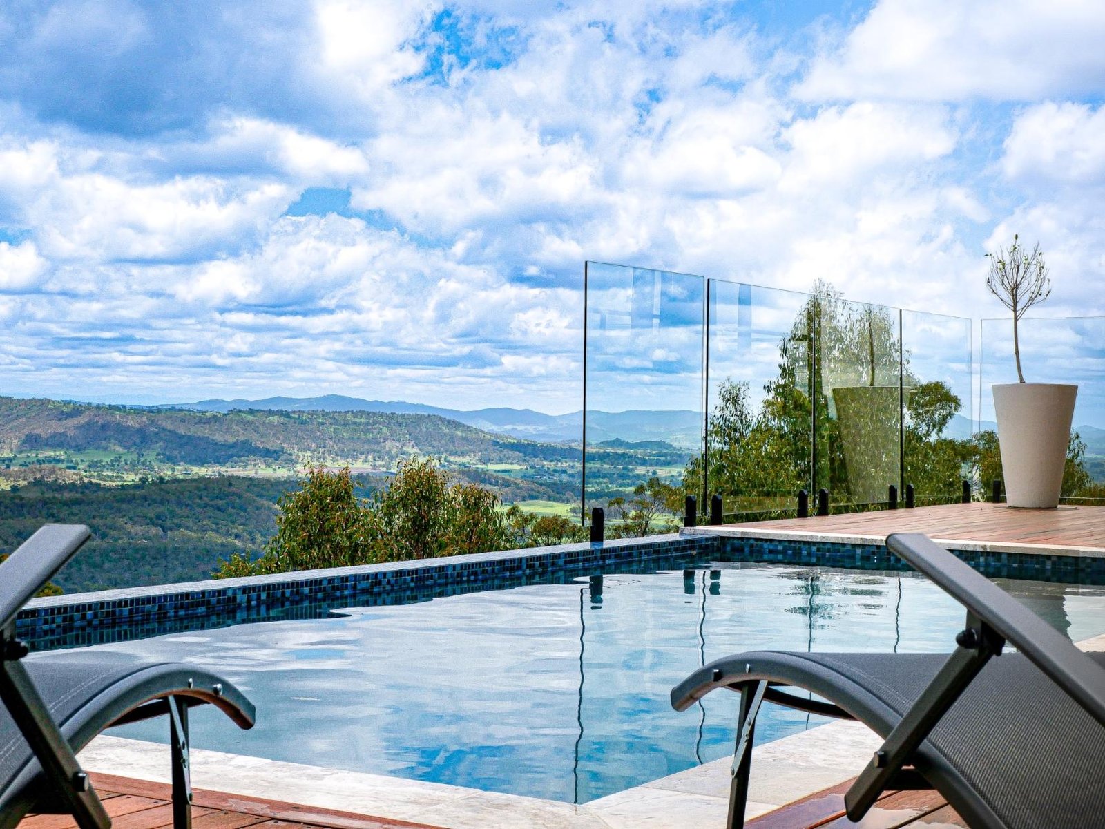 Luxurious Retreat at The Eagles Nest Scenic Rim photo 4
