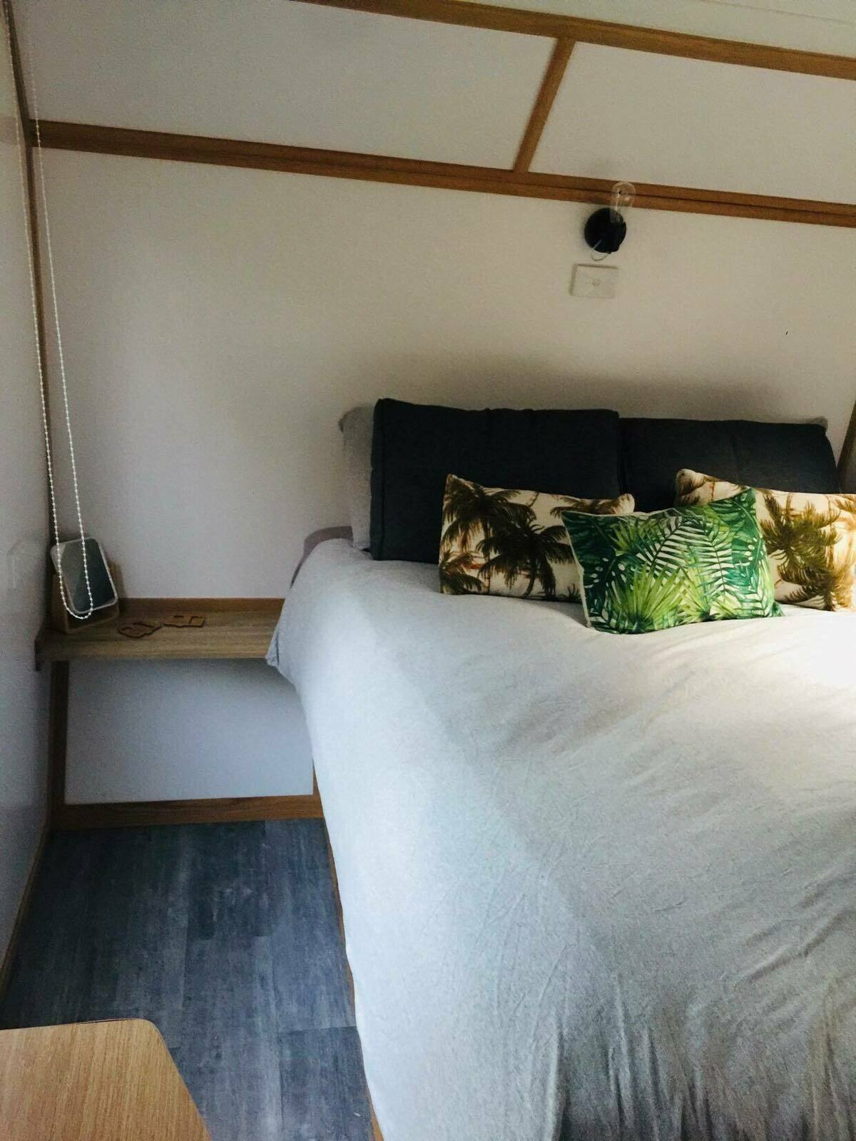 Hire 'Joie' for a relaxing Caravan experience photo 6