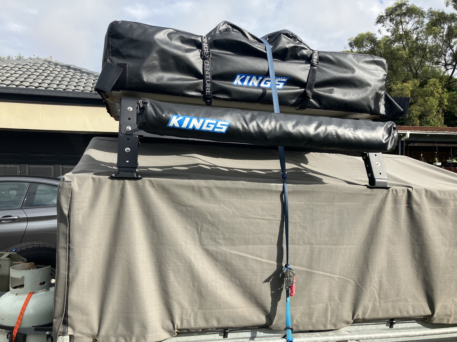 Roof top tent rent photo 5