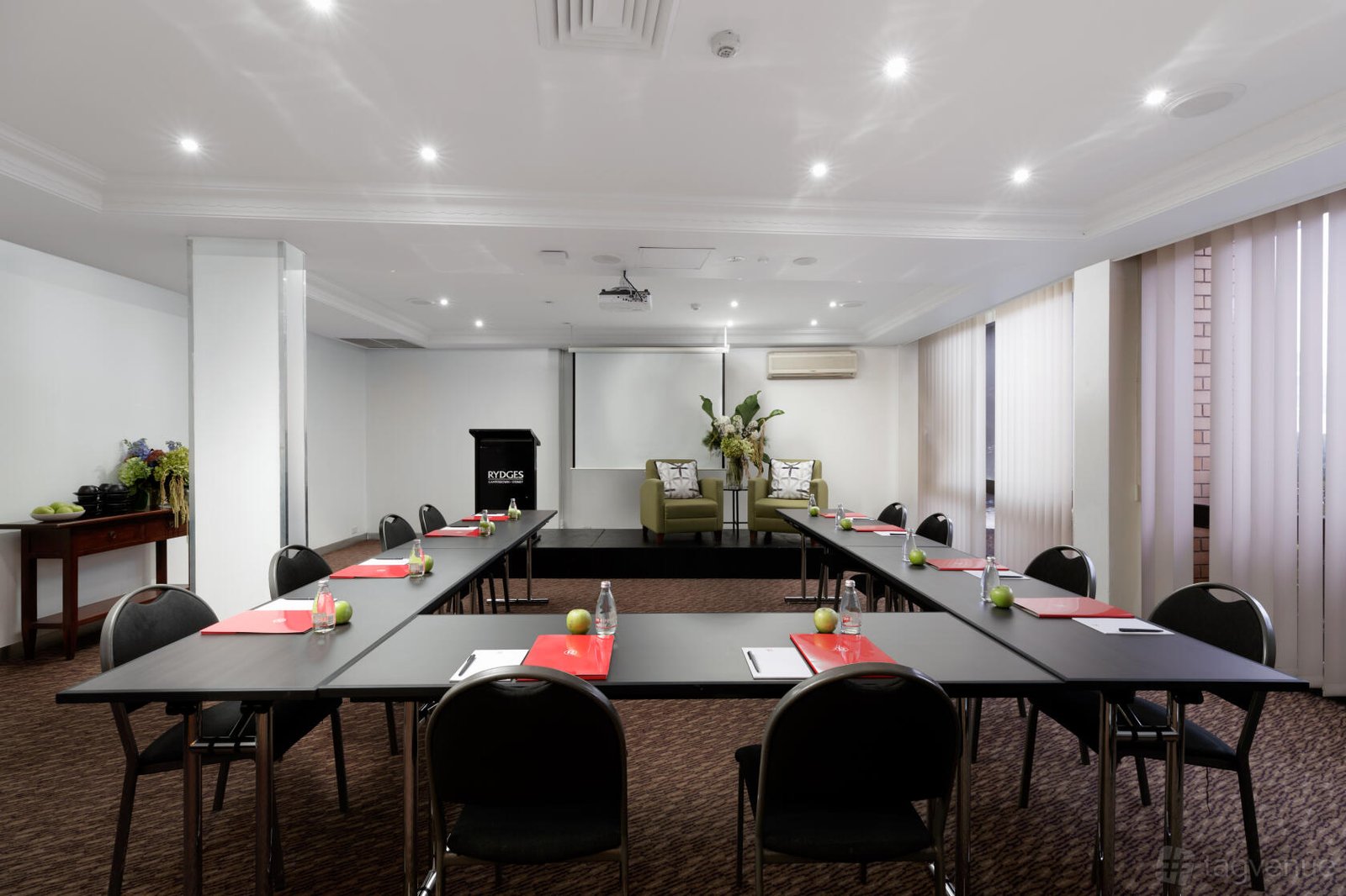 Bourke Lounge at Rydges Camperdown photo 4