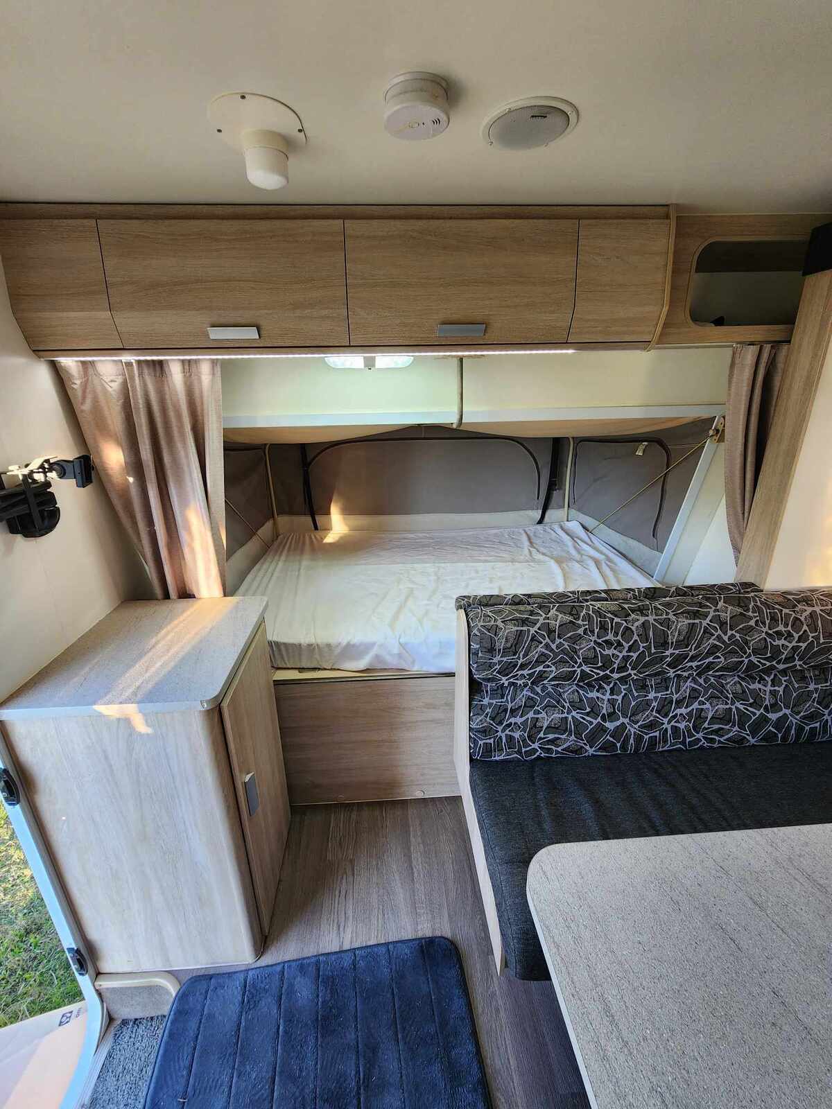 Jayco Expanda -Sleeps 6 photo 4