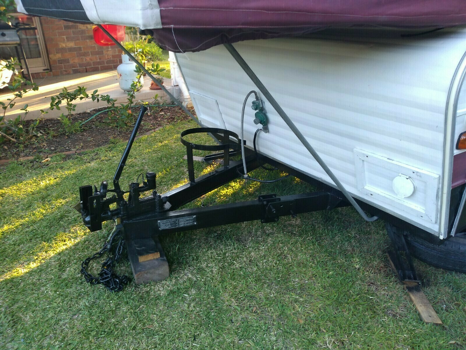 Large air-conditioned pop-up caravan photo 6