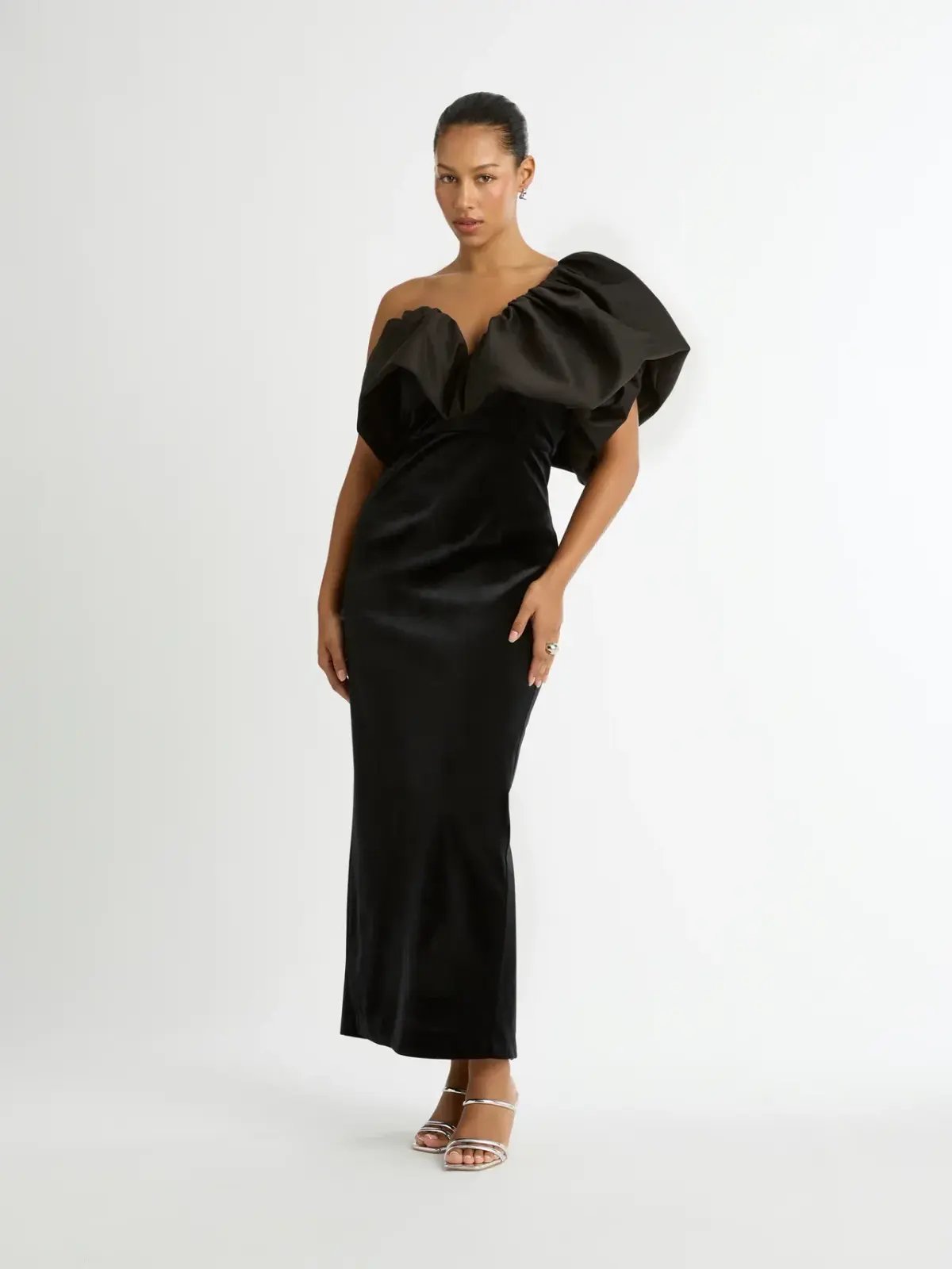 Sheike Moonlight Gown in Black Size AU 8 photo 3