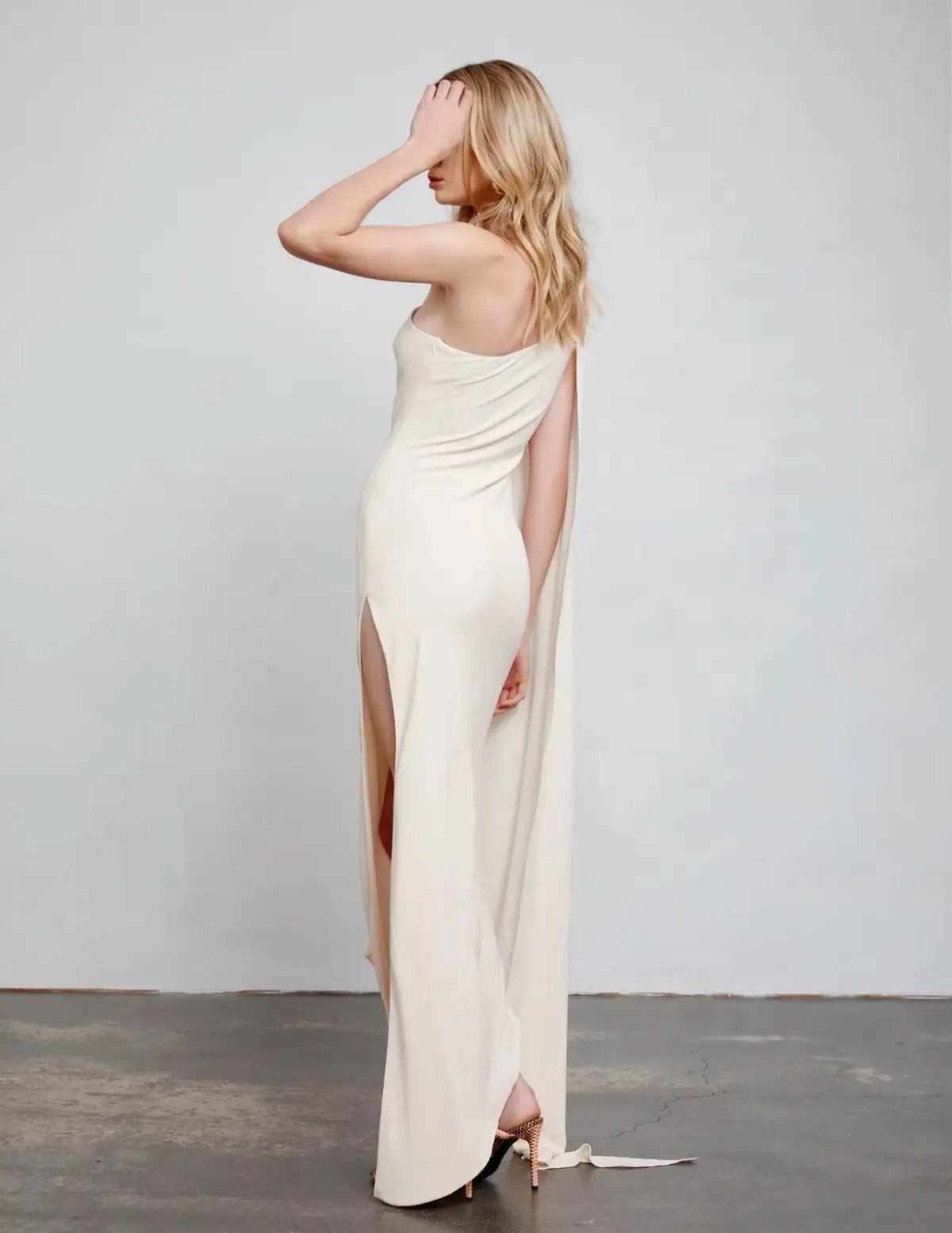 Lexi Riley Dress Cream Size 6 photo 4