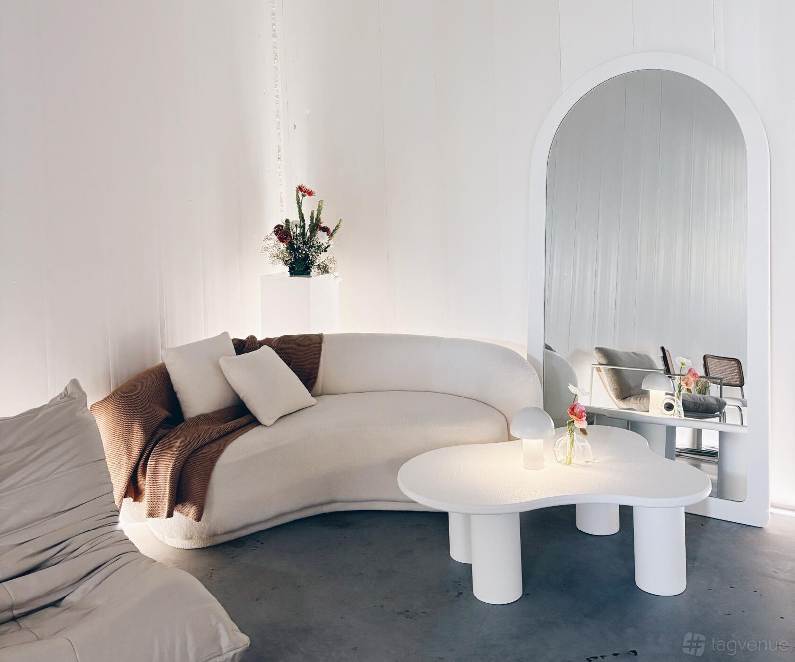 The Studio - Blanc Hire at The Studio by Salt and Lime Experiences photo 4
