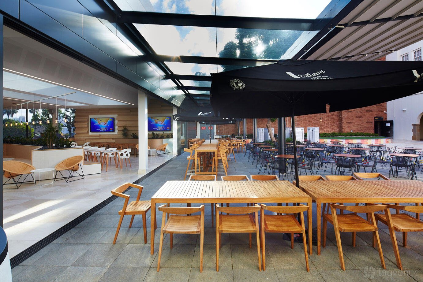 Courtyard Restaurant & Bar at HostCo Sydney photo 4