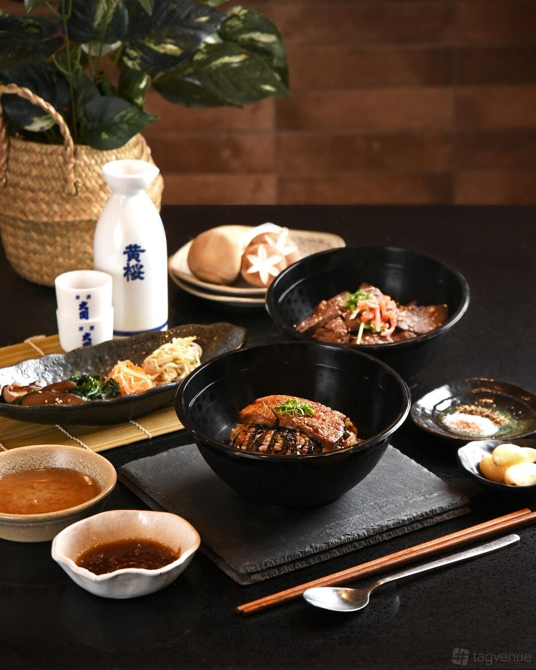 Front Dining Area at Kagoshima Master Crows Nest photo 21