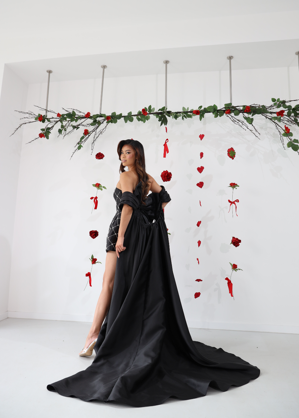 EMBER CAPE BLACK photo 2