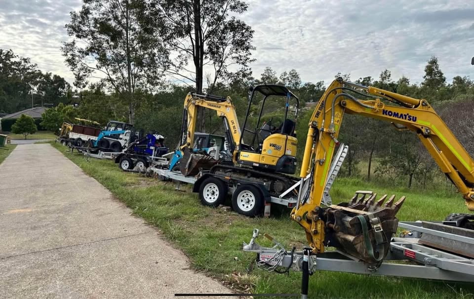 Dry hire excavator, bobcat, dingo & tipper photo 6