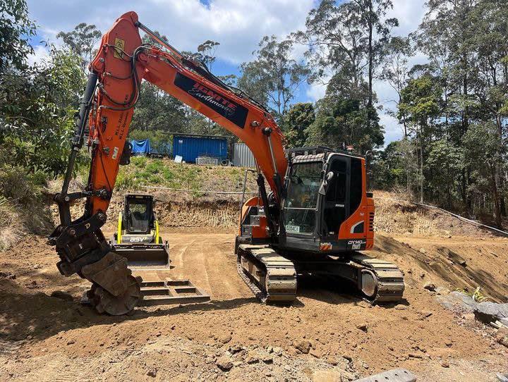 14t GPS Excavators Wet Hire photo 2