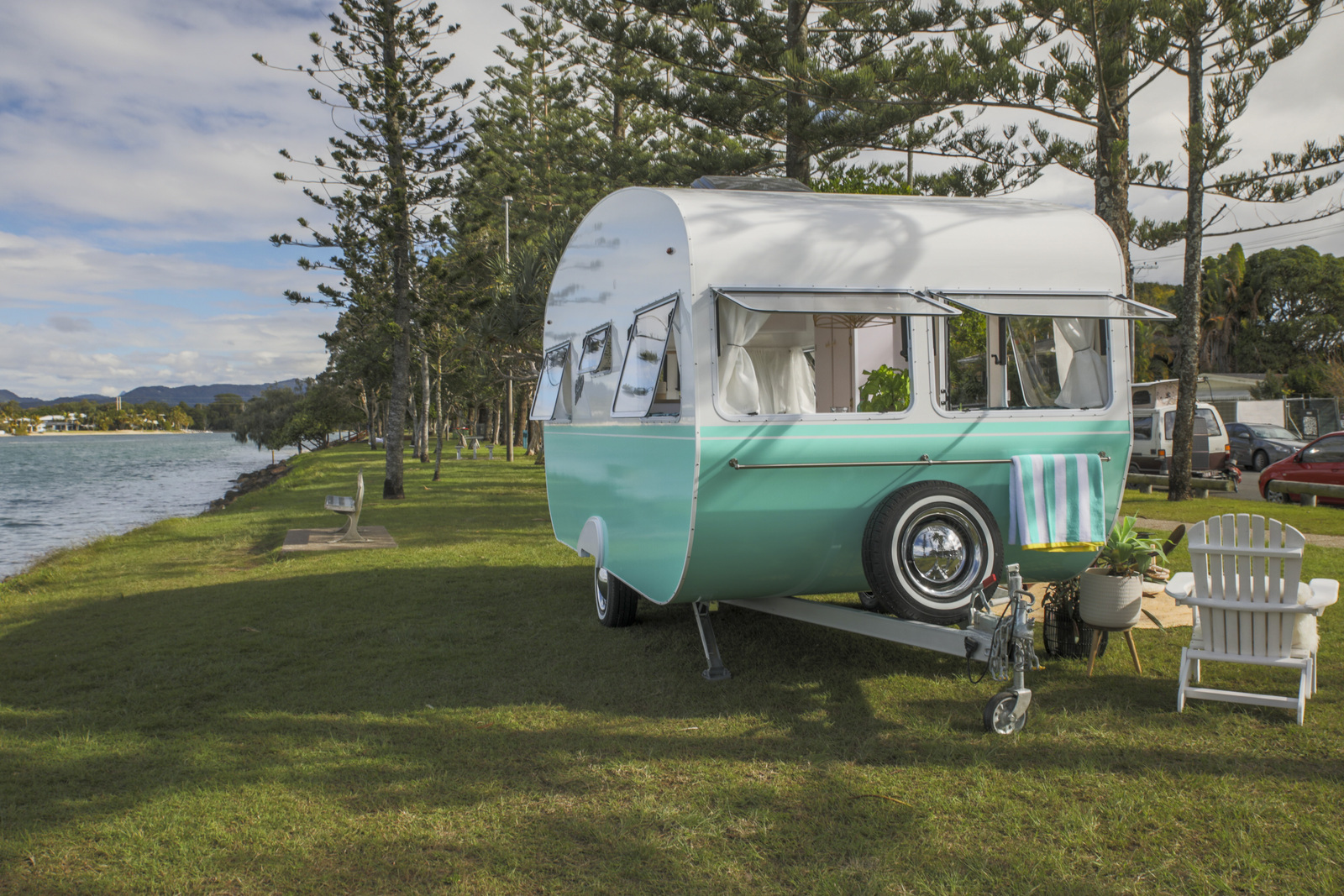 Goldy Beach Cruiser - Lightweight Van/Mod Cons with Vintage Charm photo 2