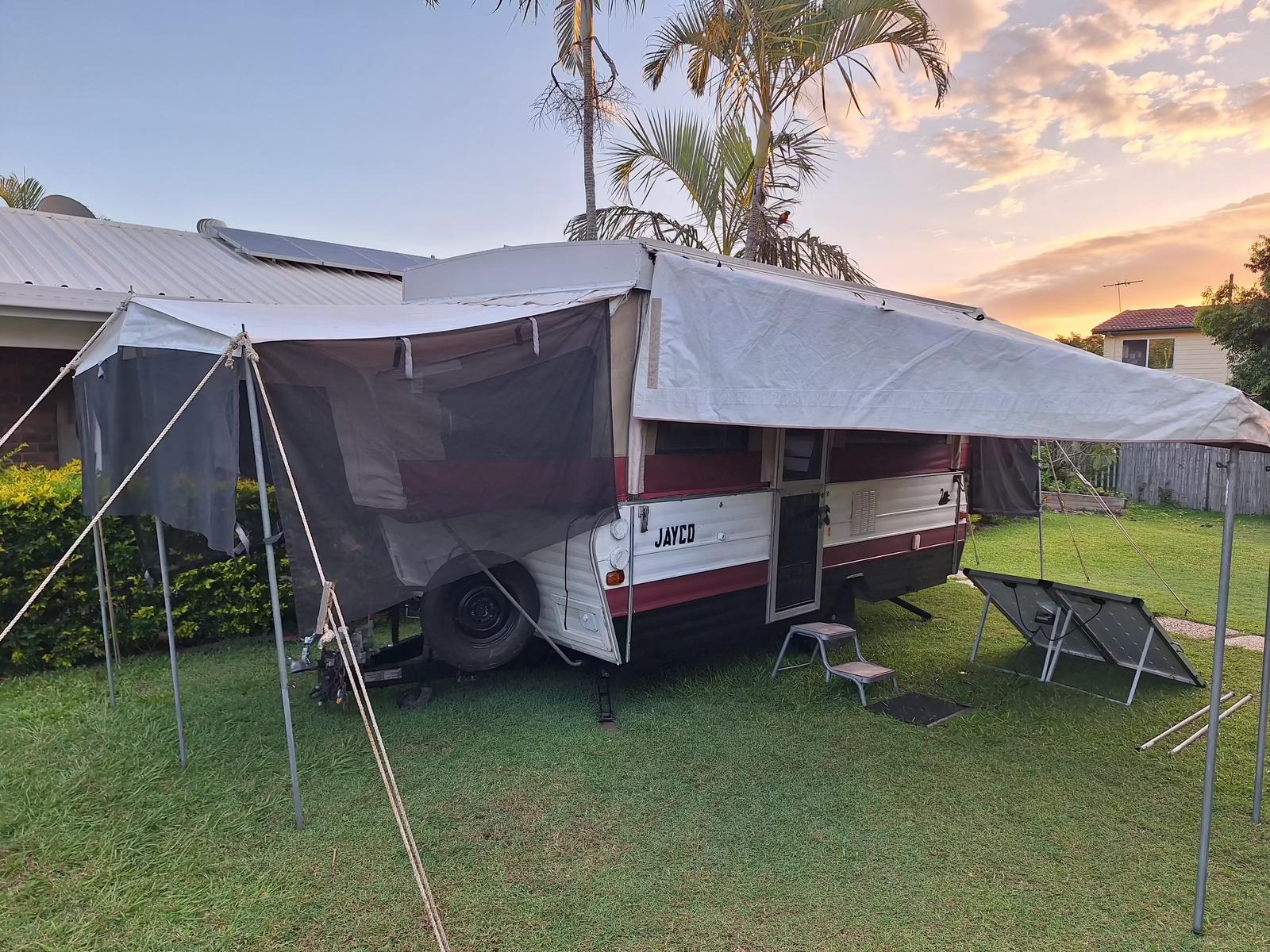 Large air-conditioned pop-up caravan photo 2
