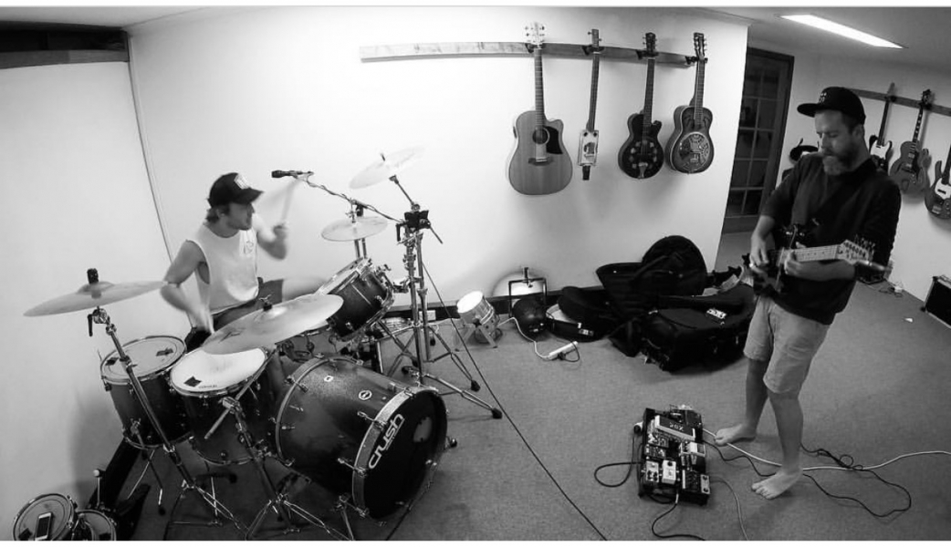 Mo's desert clubhouse - mojo room photo 3